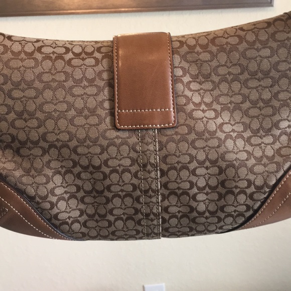 Signature tan coach shoulder bag - Picture 3 of 3